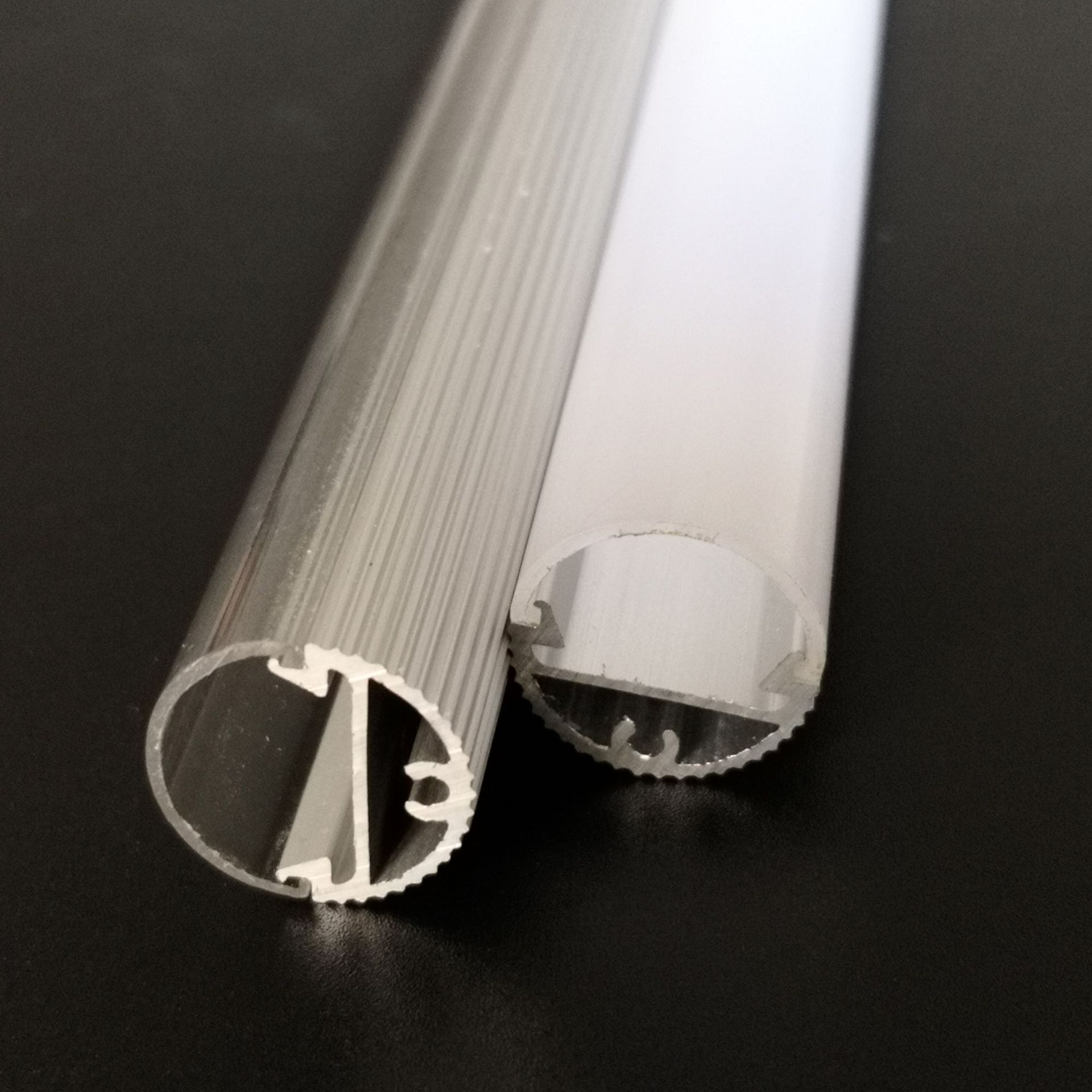 LED tube အိမ်ရာရှိ PC diffuser ကွဲအက်ရခြင်းအကြောင်းရင်းများထဲမှတစ်ခု