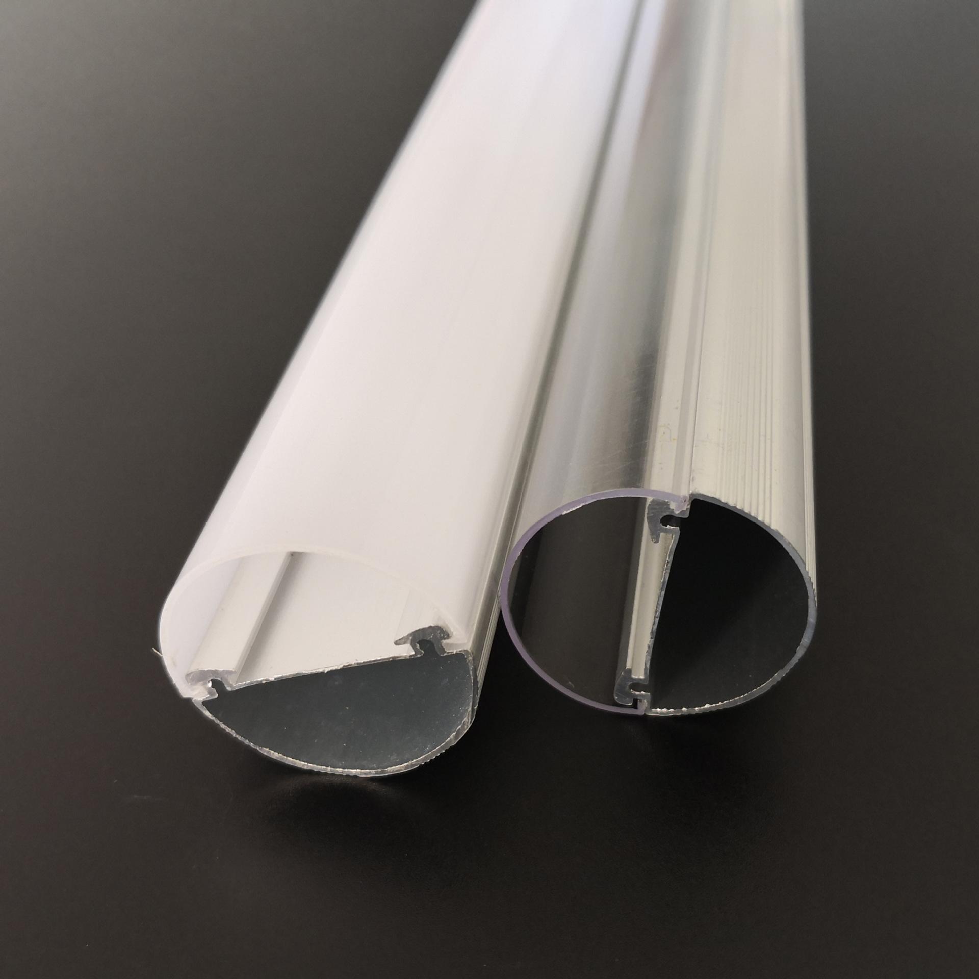 LED Tube Housing အတွက် ကုန်ကြမ်းပစ္စည်းများ၏ Dielectric Strength