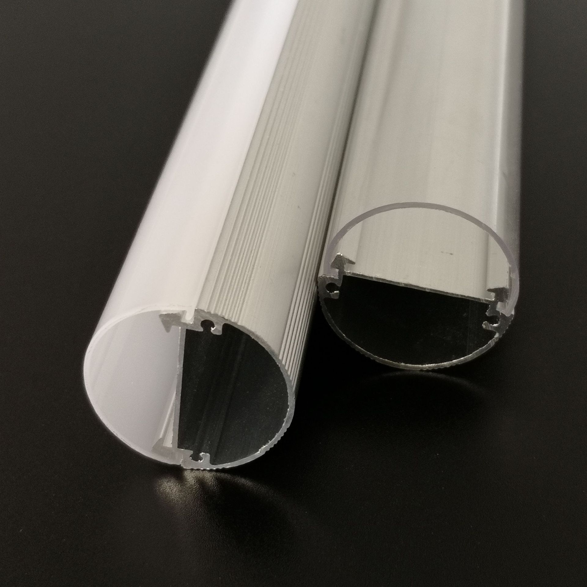 LED မီးများတွင် PC extruded tubes များအသုံးပြုခြင်း။